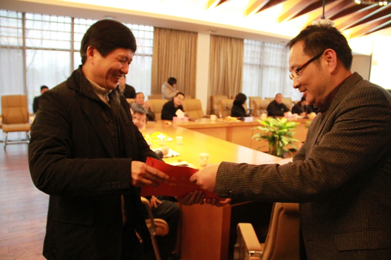 西湖區(qū)委書記王立華一行到公司調(diào)研